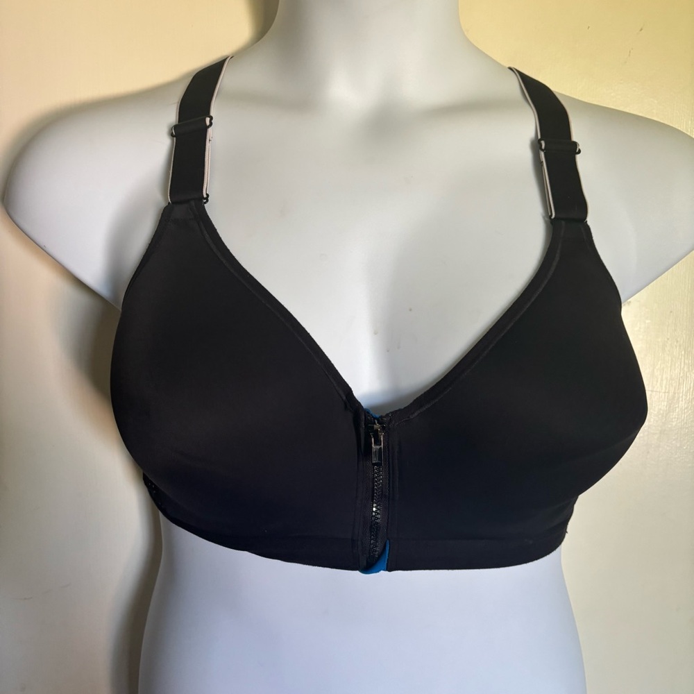 Madenform 34DD sportsbra zip front underwire racerback adjustable straps black
